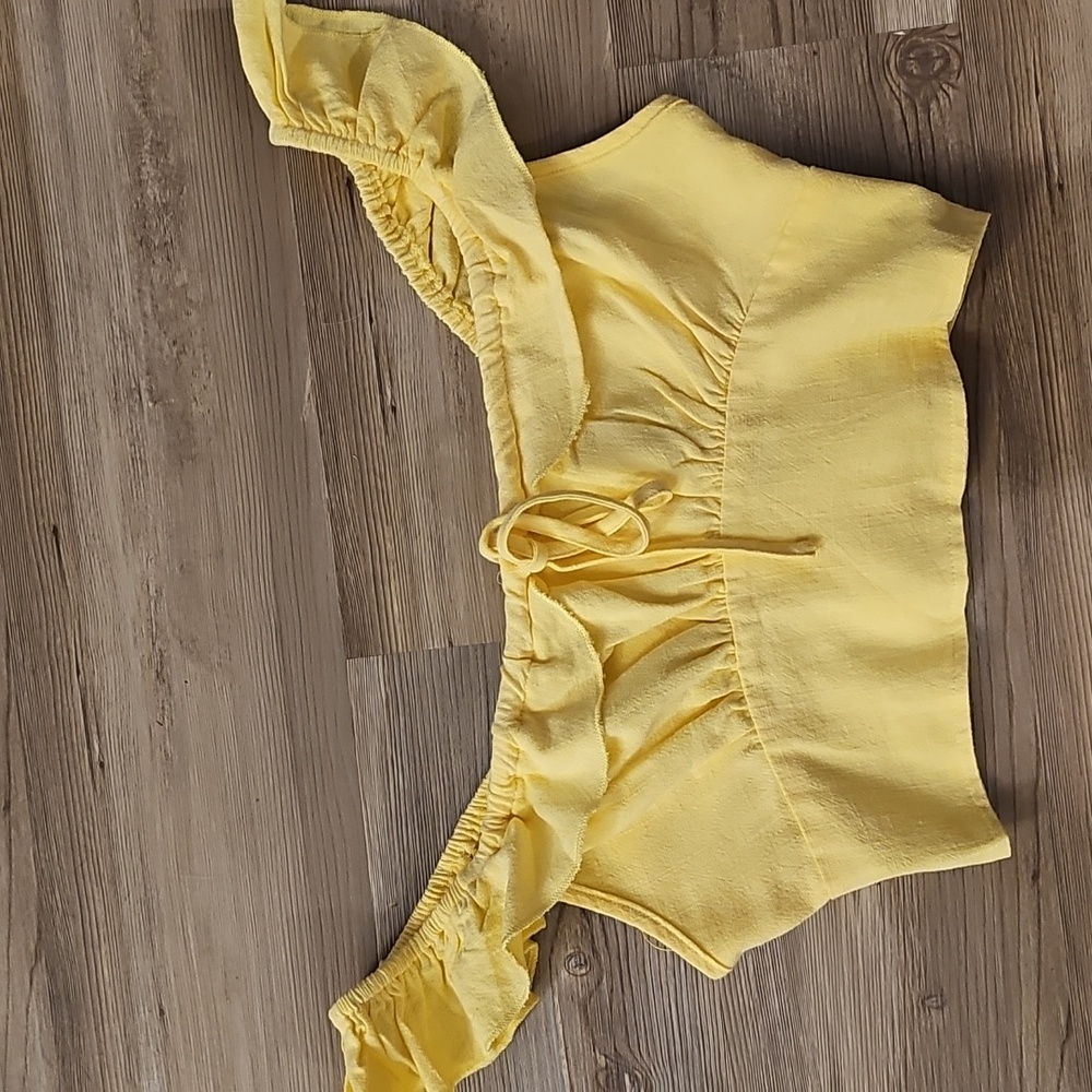 NWT Yellow Off-Shoulder Ruffle Top - Picture 3 of 6